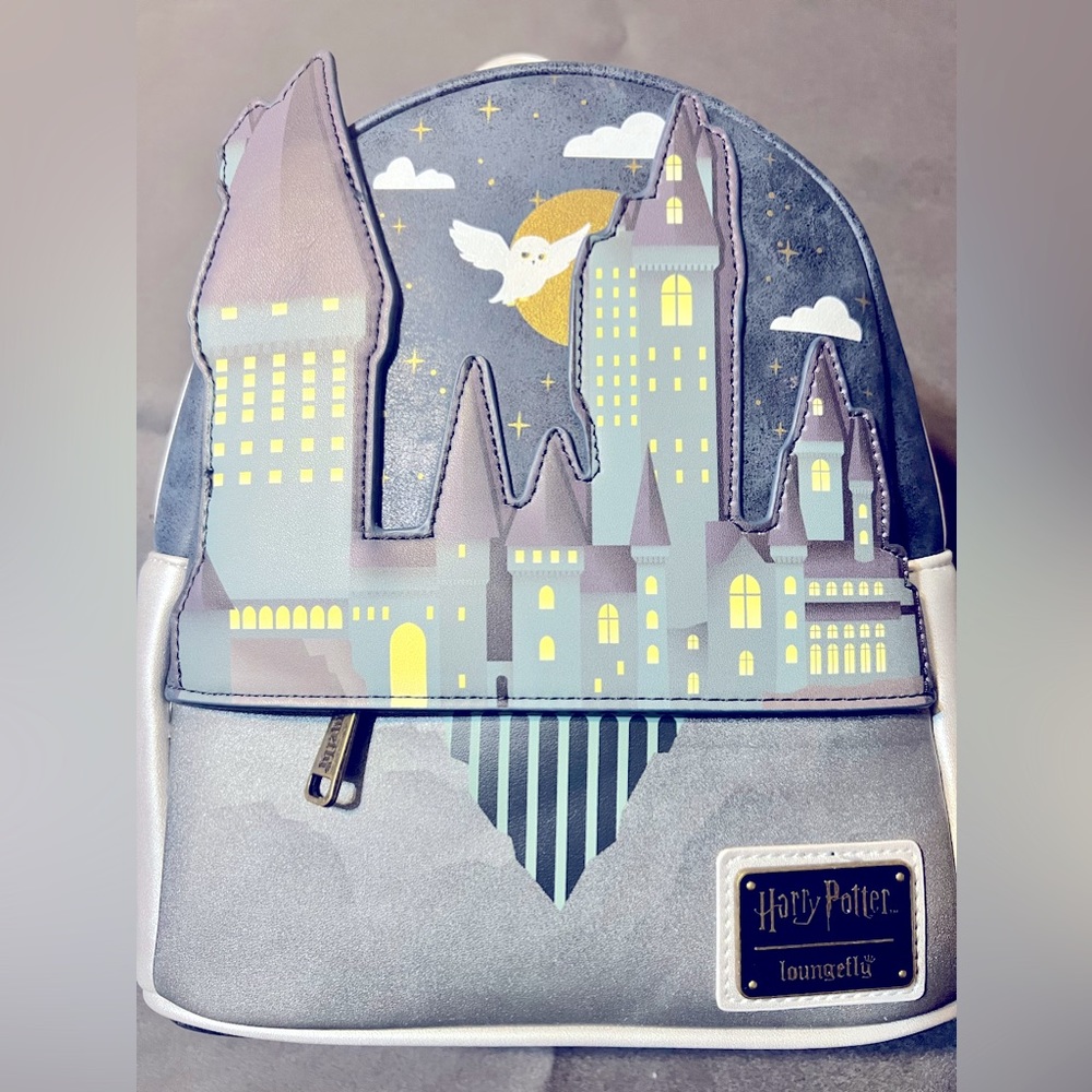 LIMITED EDITION! Loungfly mini Hogwarts castle backpack.